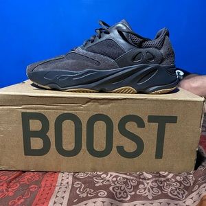 Yeezy 700 Utility Blacks